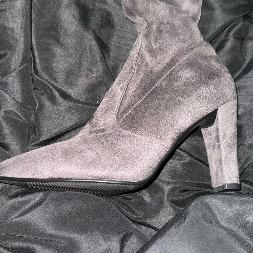 Brand NEW w/dustbags-OVER THE KNEE boots